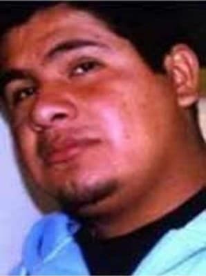 Benito Casanova es buscado por el supuesto asesinato de su esposa y el secuestro de sus tres hijos, quienes fueron localizados más tarde. El incidente ocurrió en abril del 2008 en Chicago. Las autoridades creen que Casanova reside en Iguala en el estado de Guerrero, México.