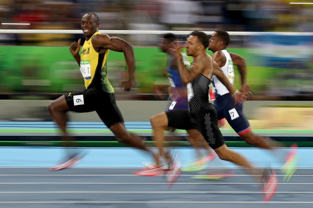 <b>No me alcanzan.</b> El atleta jamaiquino Usain Bolt, quien ha logrado un total de 9 medallas de Oro en Juegos Olímpicos, durante una de sus presentaciones en Rio de Janeiro. 14 de agosto de 2016.