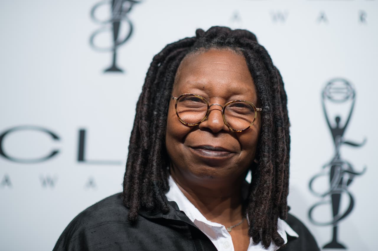 Ante la idea de que Will Smith pierda su Oscar, por la bofetada a Chris Rock, Whoopi Goldberg, quien es miembro de la Academia, dijo: "Habrá consecuencias (para Will), estoy segura, pero no creo que eso sea lo que van a hacer, particularmente porque Chris dijo: 
<i>Escucha, no voy a presentar ningún cargo”.</i>
