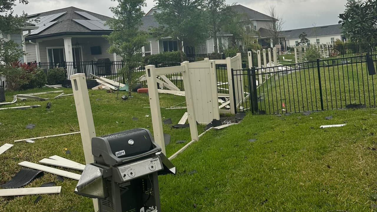 Una advertencia por tormenta eléctrica también fue emitida para 
<b>los condados de Manatee, Polk, Hillsborough, Pinelas y Pasco</b>. Estuvo vigente hasta las 2:00 de la tarde.