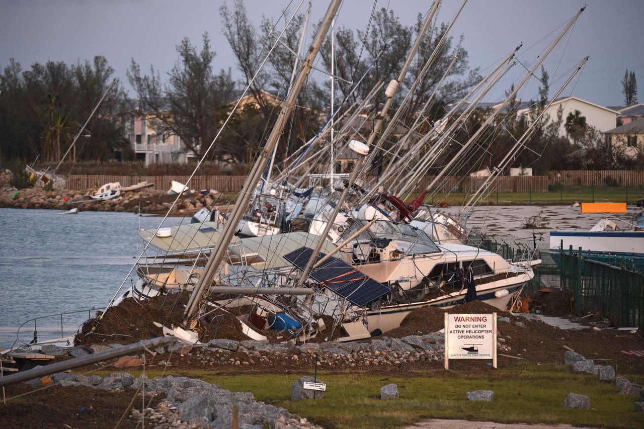 Barcos destruidos en las costas de Key West, la isla más al sur de los Cayos de Florida. Los residentes de 
<b>algunos Cayos (Key Largo, Tavernier e Islamorada) </b>ya pueden regresar a sus hogares este martes tras varios días de evacuación obligatoria.
