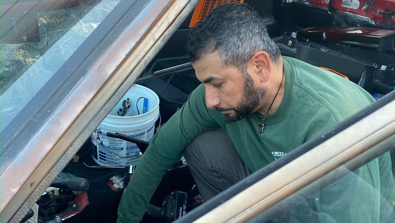 "Era un trabajador tan dedicado y la persona más innovadora que podrías conocer", escribió su familia en la publicación. Según contaron a 
<i>Noticias Univision 14</i>, Jesús era un 'handyman' de corazón.