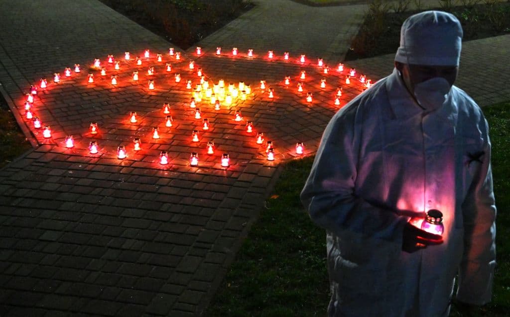 Este 26 de abril de 2021, 35 años después de la explosión, se recordo a las víctimas (aún incuantificables) de la planta nuclear de Chernóbil en medio de la pandemia de covid-19, el mayor desastre nuclear y medioambiental de la historia.