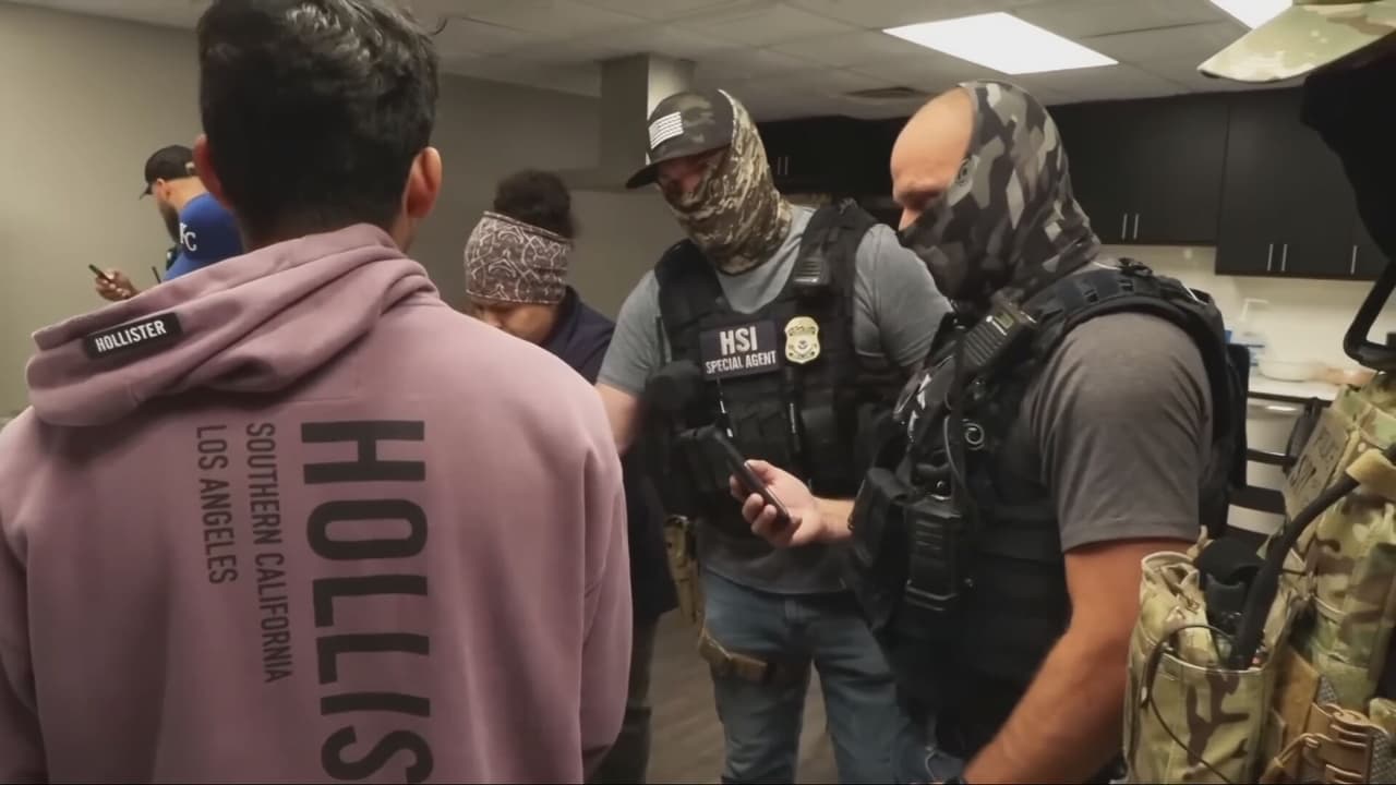ICE arresta a cubanos con I-220 A tras sus citas de inmigración en Miami