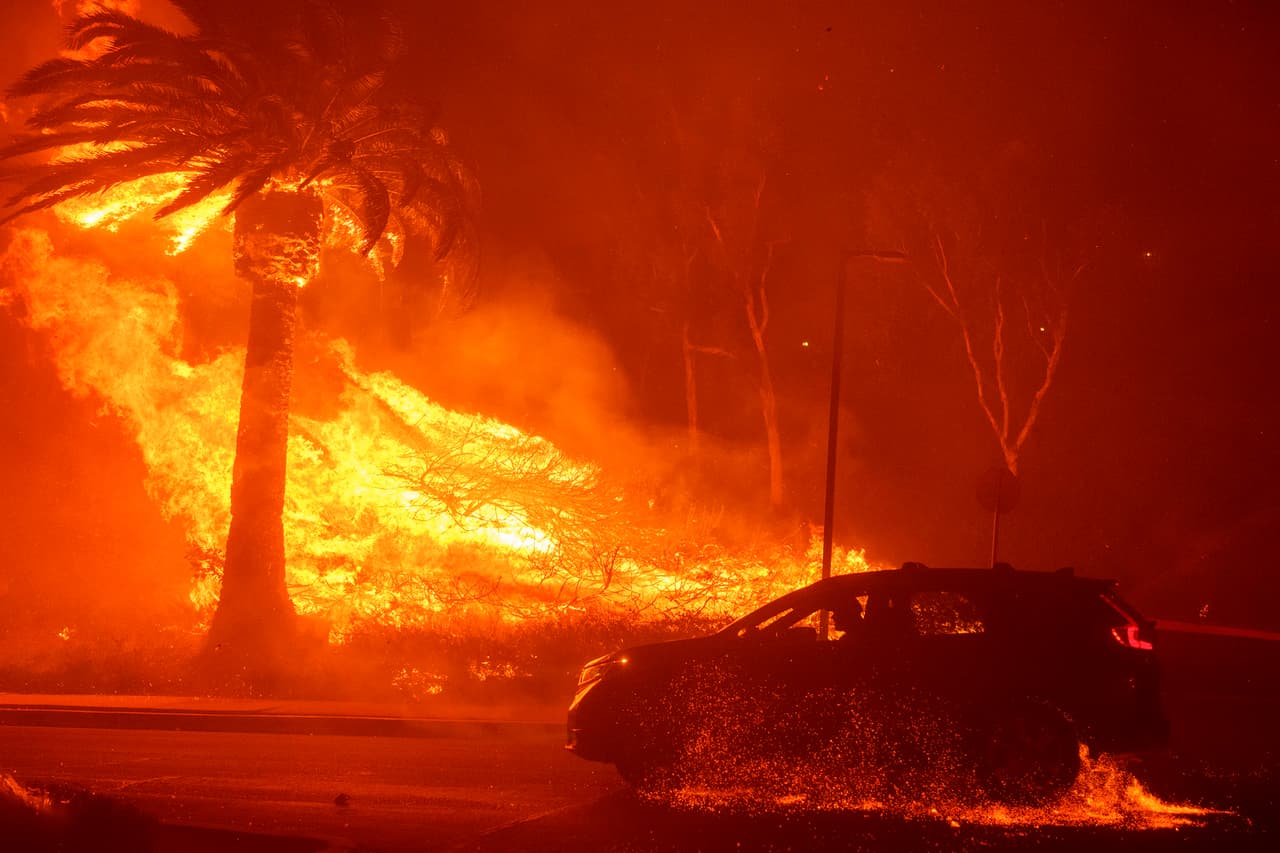 <b>Franklin Fire</b> ha dejado escenas impresionantes a su paso, mientras los bomberos luchan por sofocar las llamas.