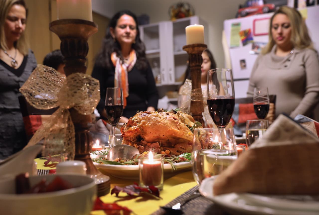 Una de las razones de la popularidad del pavo es que, a diferencia de otras aves, es perfecto para alimenta a un grupo grande de comensales.