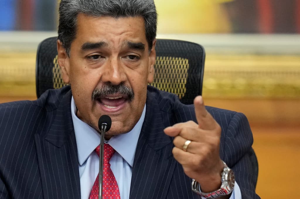 Sin WhatsApp y sin X, cómo le complica la vida a los venezolanos la pelea de Maduro con las redes