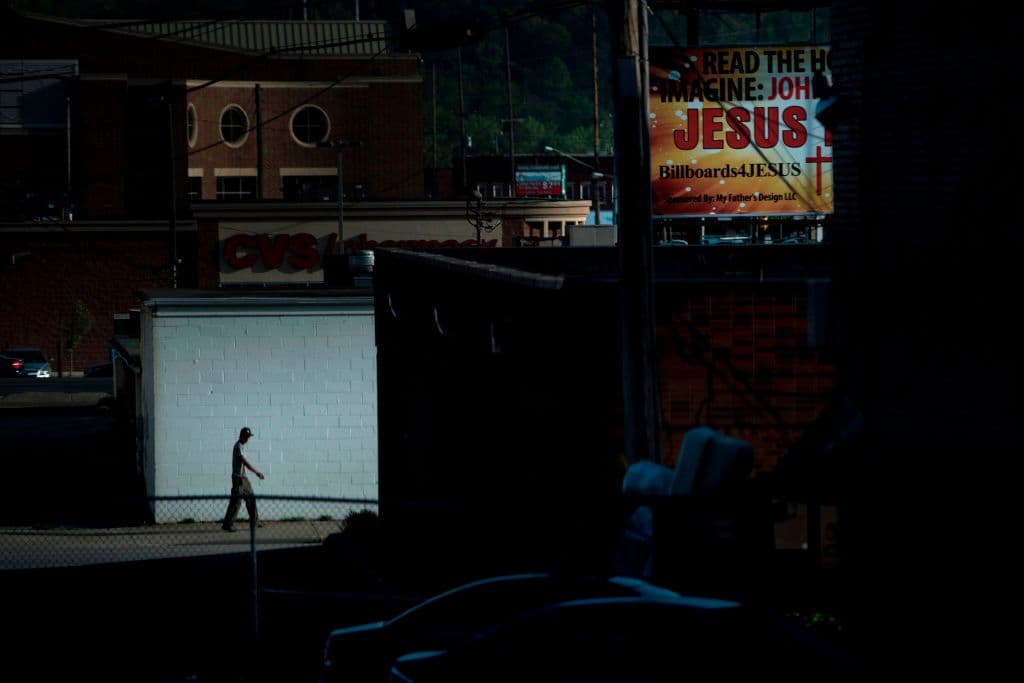 <b>Lugar 14 | Huntington, West Virginia + Ashland, Kentucky-Ohio</b>
<br>
<br>Conocido localmente como 'Tri-State', el área abarca cinco condados y tres estados, incluidos los condados de Boyd y Greenup en Kentucky, el condado de Lawrence en Ohio y los condados de Cabell y Wayne en Virginia Occidental. Logro una calificación por el valor de propiedad de 8/10 y una calidad de vida de 6.4/10. En esta zona metro, 
<b>el pago promedio del alquiler mensual es de $736.</b>