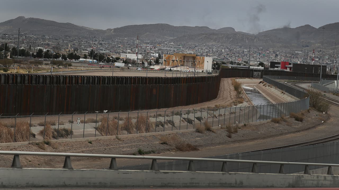 <b>En video:</b> Expertos hablan del impacto al medio ambiente, la cultura y el comercio del muro fronterizo en los lugares donde se ha erigido.