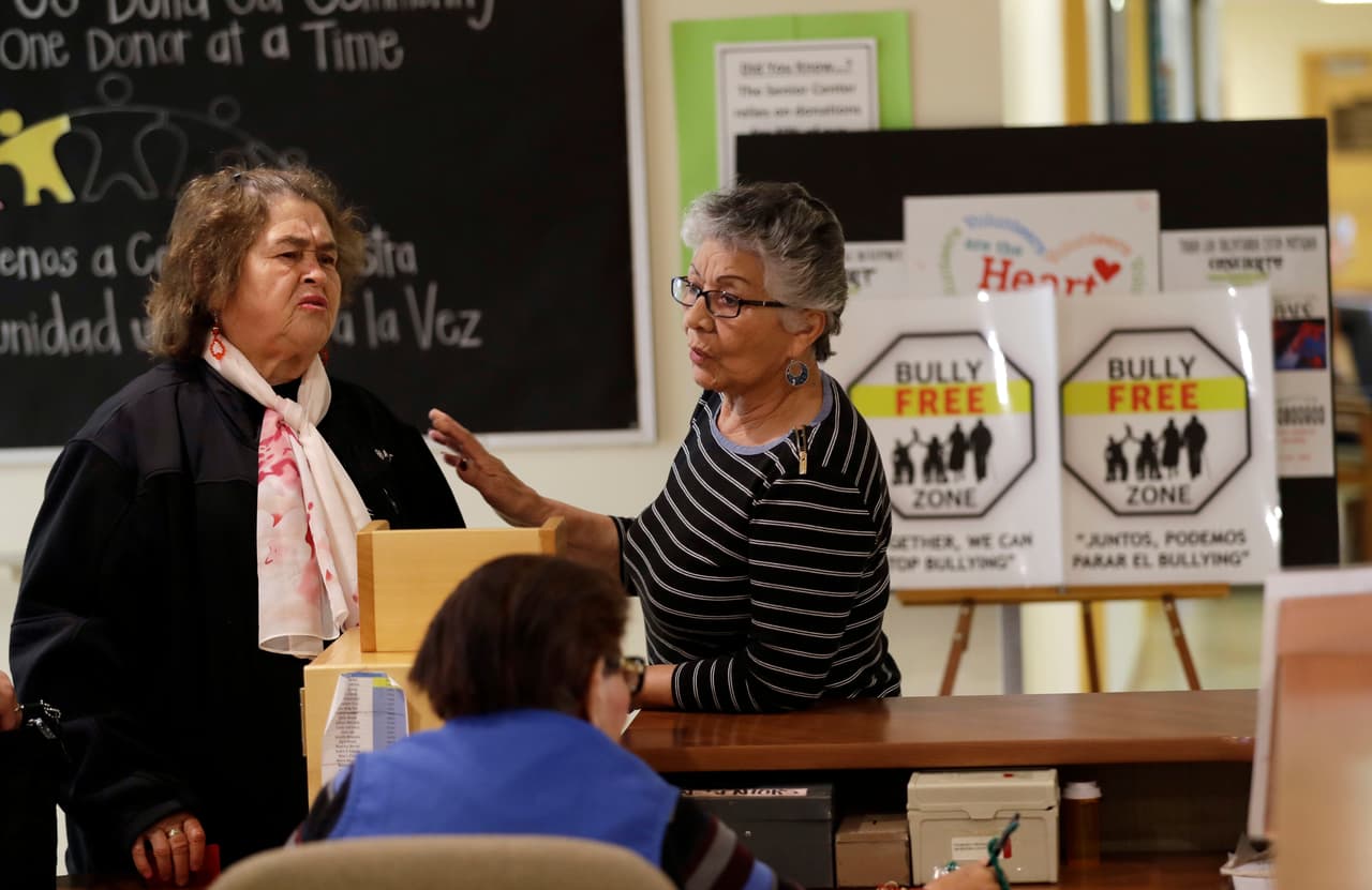 Un caso reciente es del 30th Street Senior Center, en la ciudad de San Francisco, que se asoció con una organización local, el Institute on Aging, para desarrollar un programa anti-bullying: 
<b>el personal recibió 18 horas de capacitación sobre la intimidación, sus causas y cómo manejarla. </b>