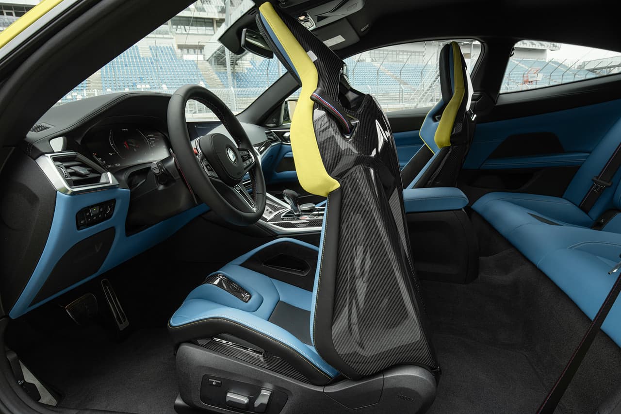 BMW planea que el M4 llegue a los concesionarios en marzo de 2021 con un precio inicial de 71,800 dólares más 995 dólare por costos de destino.