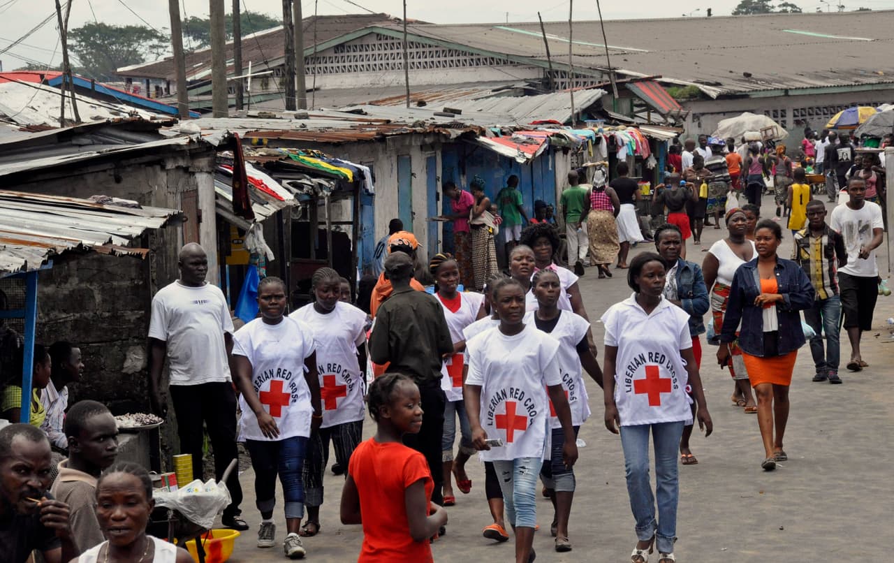 En 2014, cuando estalló la crisis del ébola en África, Allen donó a la Cruz Roja de Liberia 2.8 millones de dólares para ayudar a ese crisis humanitaria y una epidemia de dimensiones terribles.