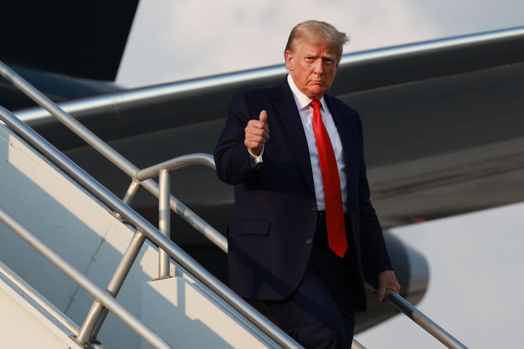 Trump llegó a Atlanta para entregarse a las autoridades.