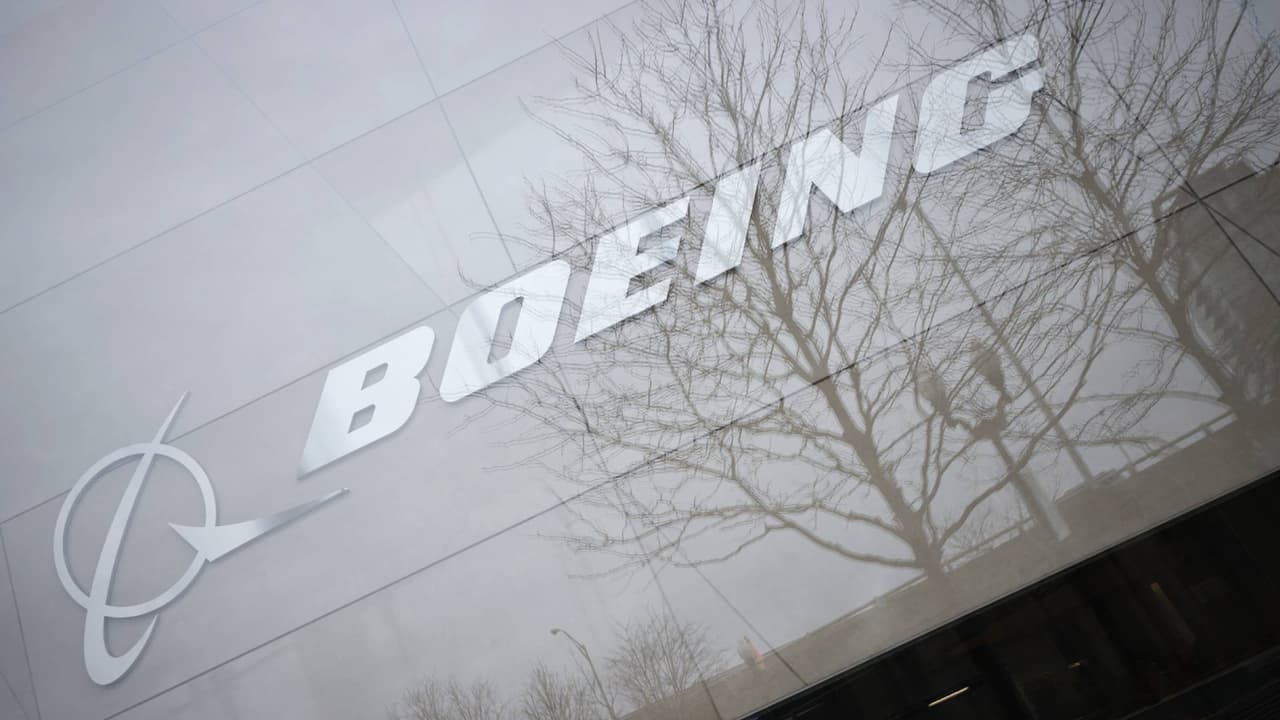 Boeing despide a más de 180 empleados de su planta en Mesa, Arizona