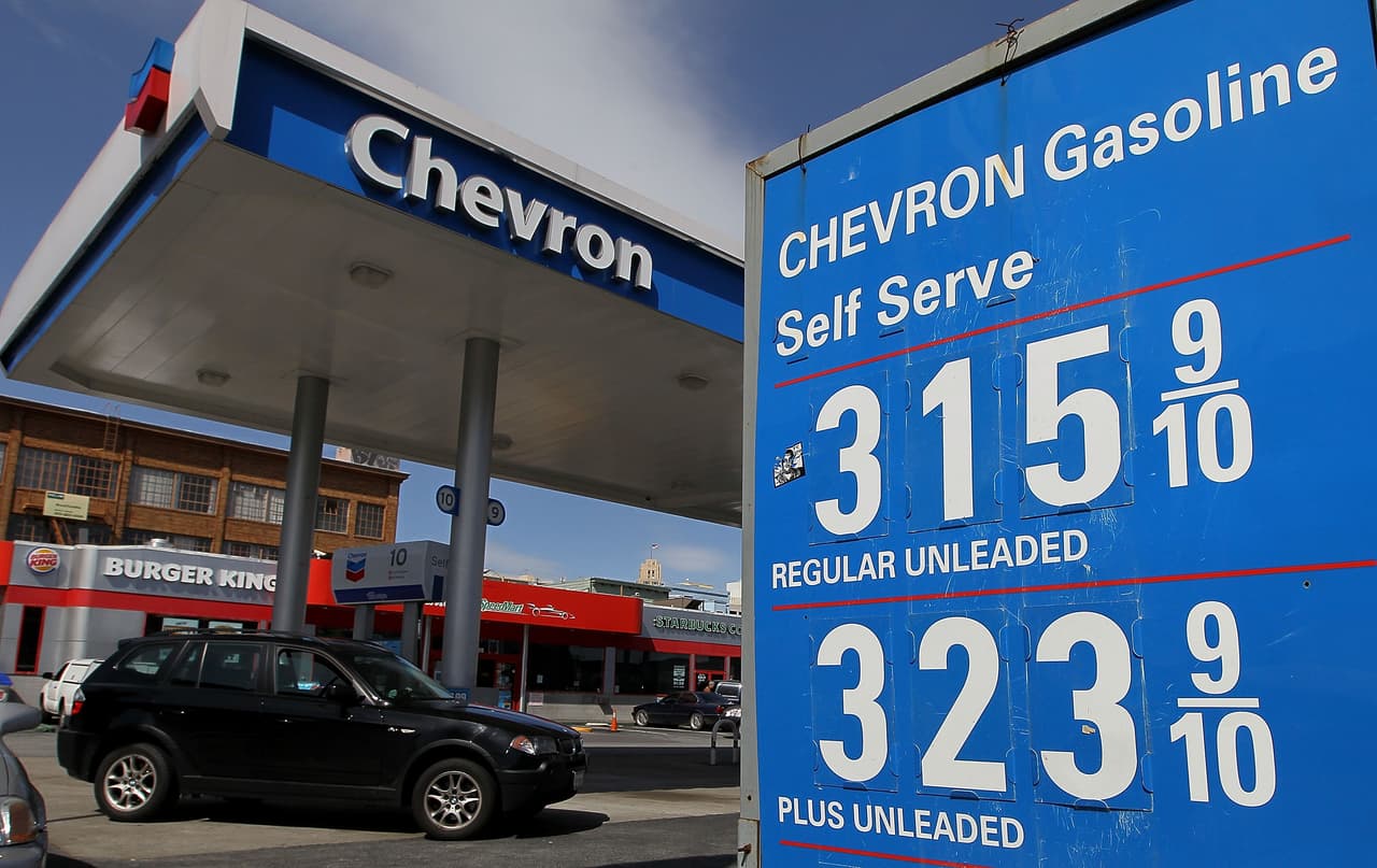 La razón principal es la integración estratégica de
<b> Hess Corporation con Chevron Corporation para fortalecer la competitividad a largo plazo.</b>
<br>