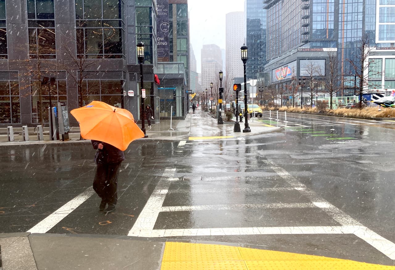Un sistema de tormentas llevará nevadas y lluvias heladas a la costa este el fin de semana