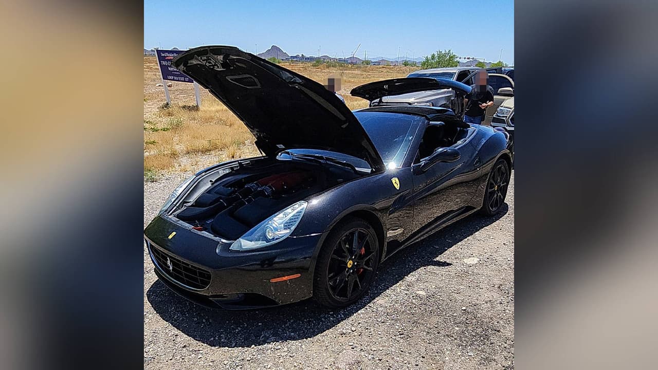 Algunos de los vehículos robados que logran incautar las autoridades incluían un 
<b>Ferrari California, un SUV Mercedes-Benz AMG, </b>un Jeep Grand Cherokee Trackhawk y numerosos autos deportivos y camionetas Dodge, que en total tienen un valor aproximado de 
<b>$1.2 millones.</b>