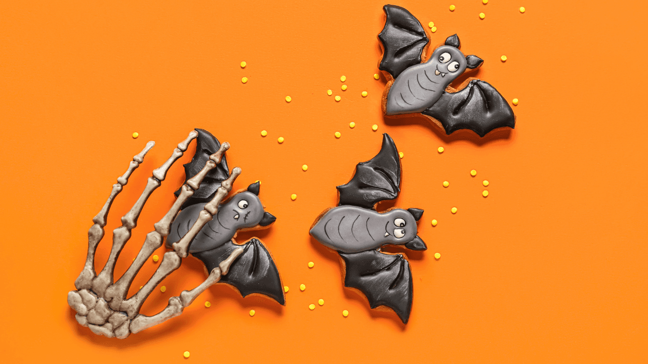 Paletas de murciélago con chocolate y galletas: Recetas para Halloween