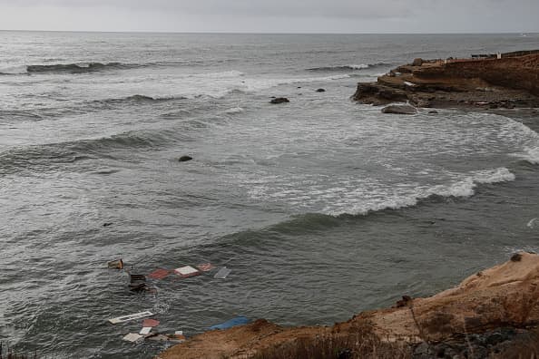 Se anticipa que en las próximas horas se conozca el origen de la embarcación de manera oficial. Sin embargo, una testigo dijo ante los medios que, tras hablar con uno de los sobrevivientes del naufragio, se enteró de que viajaban desde las costas de Tijuana en México.