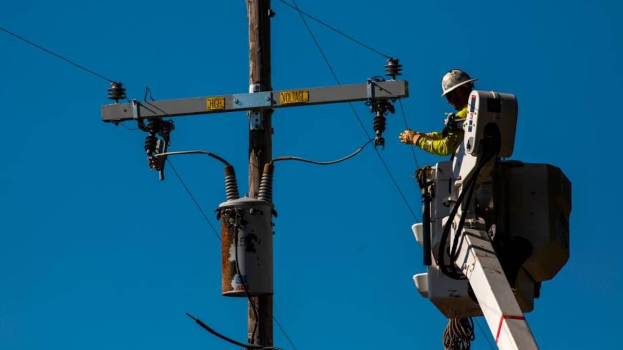 ¿Qué hacer en caso de un apagón en California? Ten esto a la mano