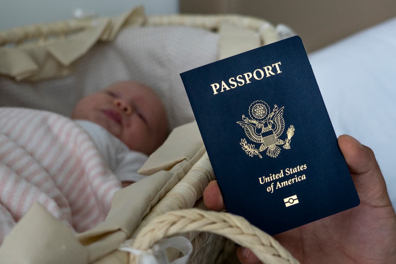 Si usted tiene una tarjeta de pasaporte o pasaporte válida de los EE.UU.