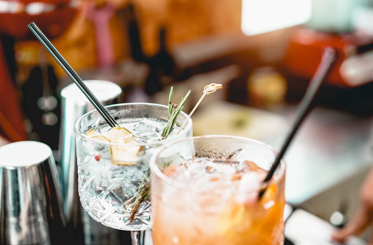<b>Puesto 12. Hanky Panky (Ciudad de México) </b>
<br>
<br>Este bar también fue reconocido en 2021 como ‘el nuevo participante mejor ranqueado’ por 
<i>The World’s 50 Best Bars.</i>
<br>
<br>Más arriba en el ranking se encuentran los bares Handshake Speakeasy (puesto 25) y Baltra Bar (puesto 38).