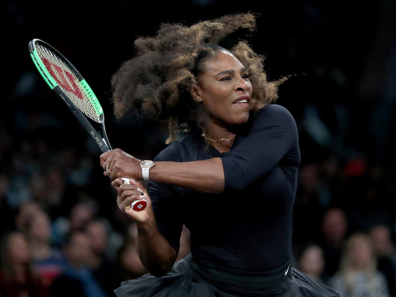 <b>Nike.</b> El pasado febrero la empresa de ropa y articulos deportivos Nike lanzó una campaña para de promover la igualdad protagonizada por la estrella de baloncesto LeBron James. ‘Until We All Win’ (hasta que todos ganemos) se llama la serie que en marzo, mes del Día internacional de la Mujer, 
<a href="https://twitter.com/Nike/status/970508594557800448">tomó la imagen de la leyenda del tenis femenino Serena Williams.</a>