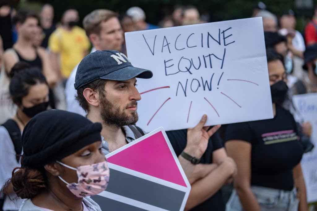 La viruela del mono afecta más a latinos y negros: ¿por qué?
