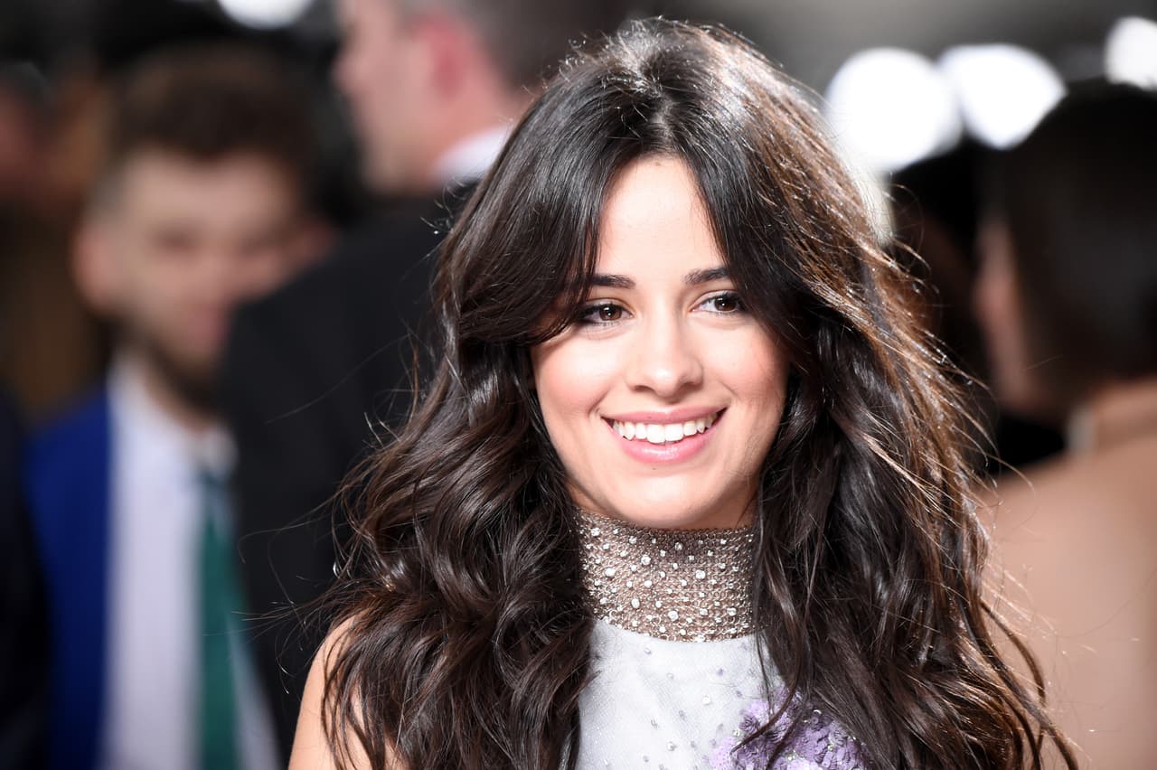 <b>Camila Cabello</b> se ha enfrentado al escrutinio público en varias ocasiones. Los ‘haters’ señalan que tiene curvas, estrías y 
<a href="https://www.univision.com/radio/radio-nacional/camila-cabello-responde-a-los-que-criticaron-su-celulitis-tras-publicacion-de-fotos-en-bikini-fotos">celulitis</a>.