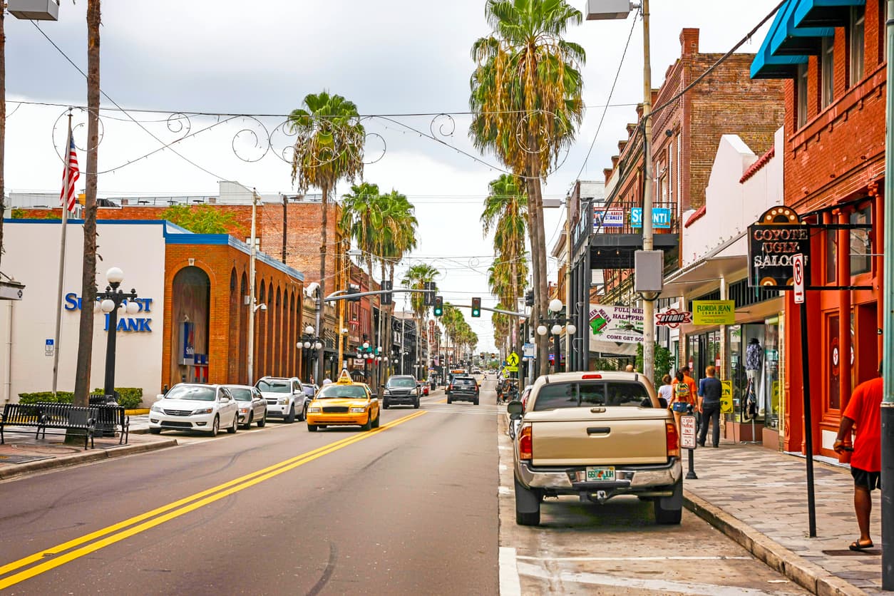 <b>#7 – Tampa, Florida. </b>Con una población de 370,000 habitantes, esta ciudad está liderando en oportunidades de emprendimiento en Florida.