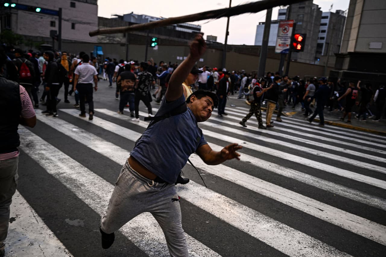 Anthony Gutiérrez, director de un hospital local, dijo a una estación de radio que la segunda víctima era una persona de 18 años. Al menos 26 personas han resultado heridas, según reportes.