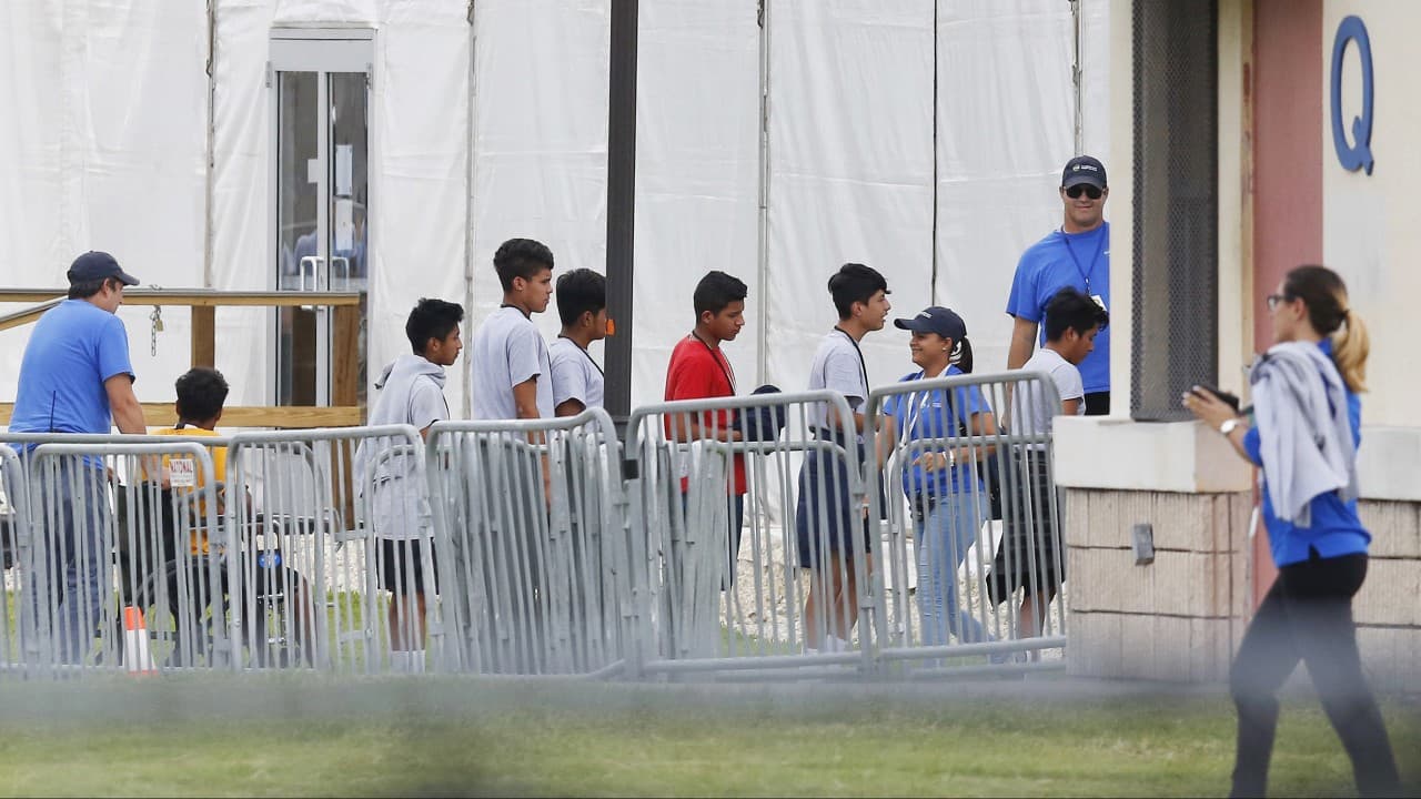 Qué es el Acuerdo Judicial Flores que le impide a Trump deportar de inmediato a migrantes en la frontera