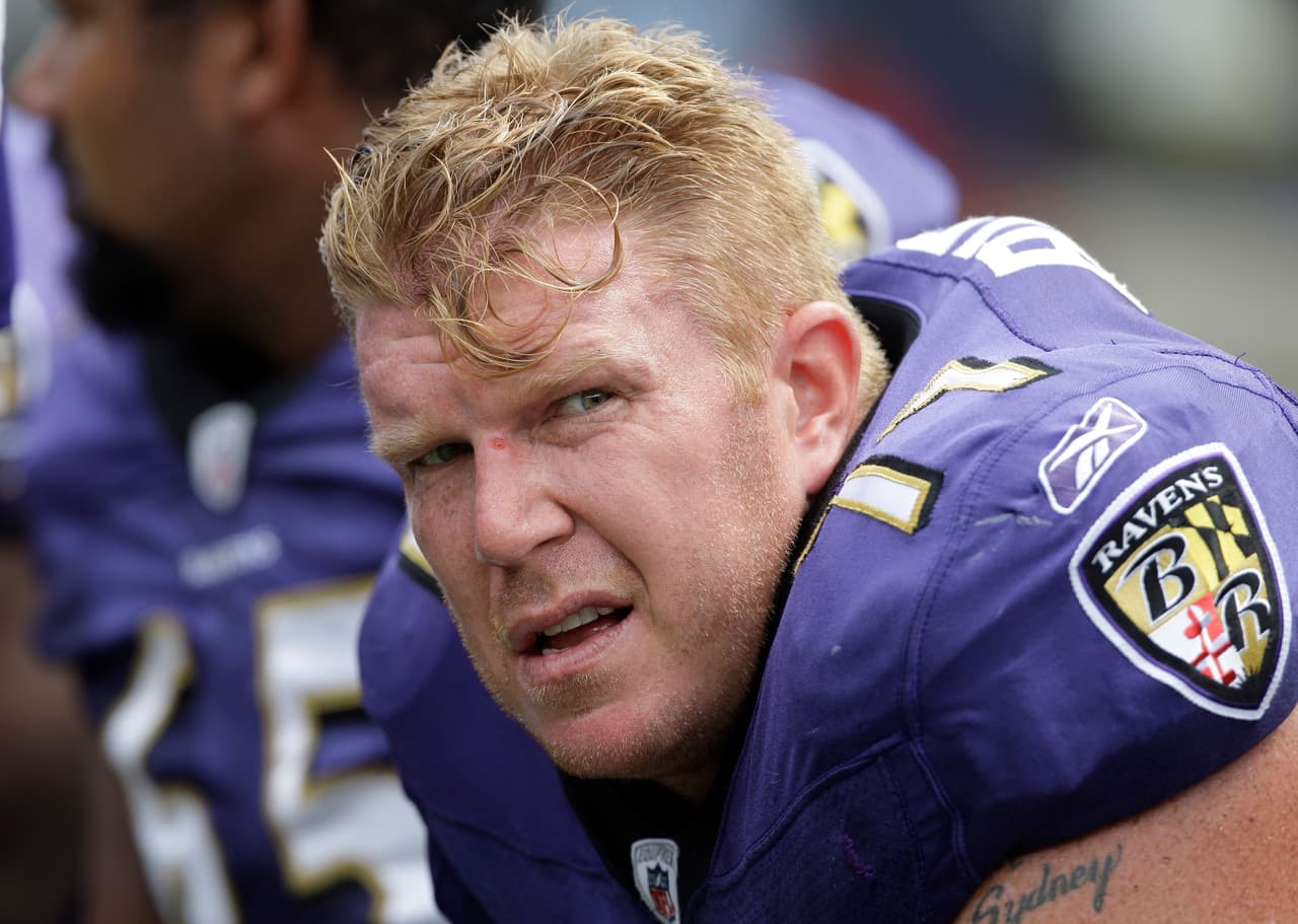 <b>Matt Birk, jugador de los Ravens de Baltimore. </b>La estrella del fútbol americano se negó a ir a la Casa Blanca cuando su equipo ganó el Super Bowl en 2013. “Soy católico, estoy activo en el movimiento pro-vida y sentí que no podía lidiar con eso ", dijo Birk, en referencia al apoyo de Barack Obama a 
<a href="https://www.univision.com/noticias/salud/planned-parenthood-abandona-el-programa-de-fondos-federales-para-la-planificacion-familiar-que-significa">Planned Parenthood</a>. "No podría respaldar eso de ninguna manera", agregó.