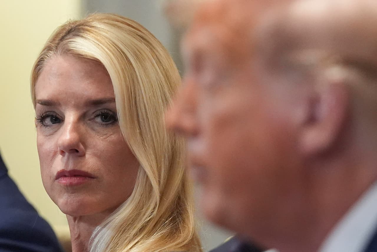 Como un 'boomerang': el caso Epstein y las teorías de conspiración se vuelven contra Trump