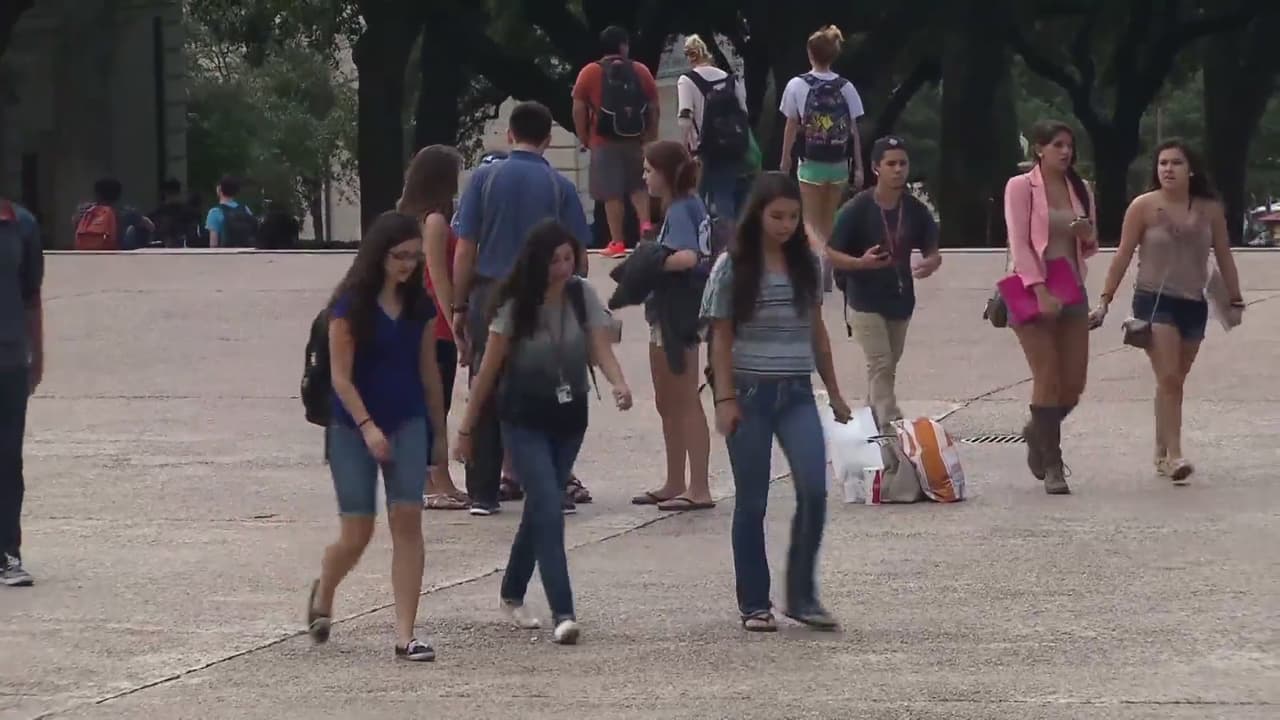 Universidad restringe viajes dentro de EEUU para prevenir el contagio del COVID-19