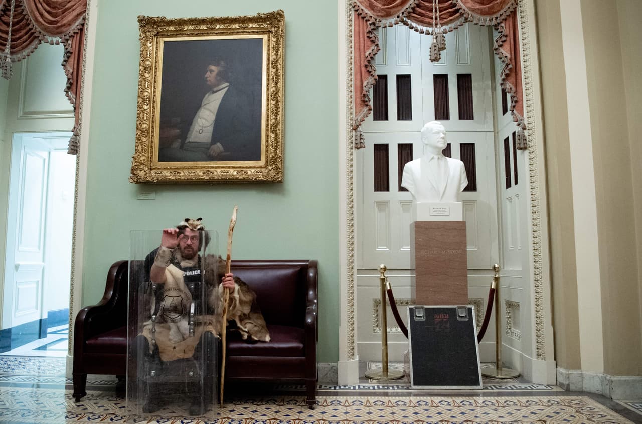Uno de los sujetos que asaltó el Capitolio es hijo de un prominente juez de Brooklyn