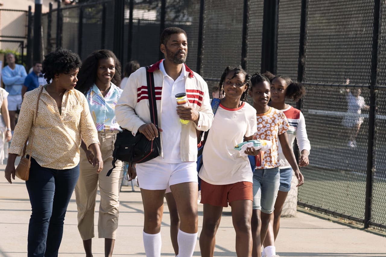 <b>Will Smith</b>
<br>En su larga carrera en Hollywood ha sido nominado tres veces a Mejor Actor y fue hasta 2022 que ganó un Oscar por su interpretación como Richard Williams en ‘King Richard’. Aunque en la misma ceremonia su incidente con Chris Rock le costó ser vetado 10 años de la Academia.
<br>
<br>Will Smith también actúa en la 
<a href="https://vix.com/es-es/detail/video-4240345?utm_medium=internal_referral&utm_source=univision&utm_campaign=evergreen&utm_content=ed_entertainment&utm_term=slideshow">película ‘Ali’, que puedes ver en ViX+, el servicio de streaming premium de ViX</a>.