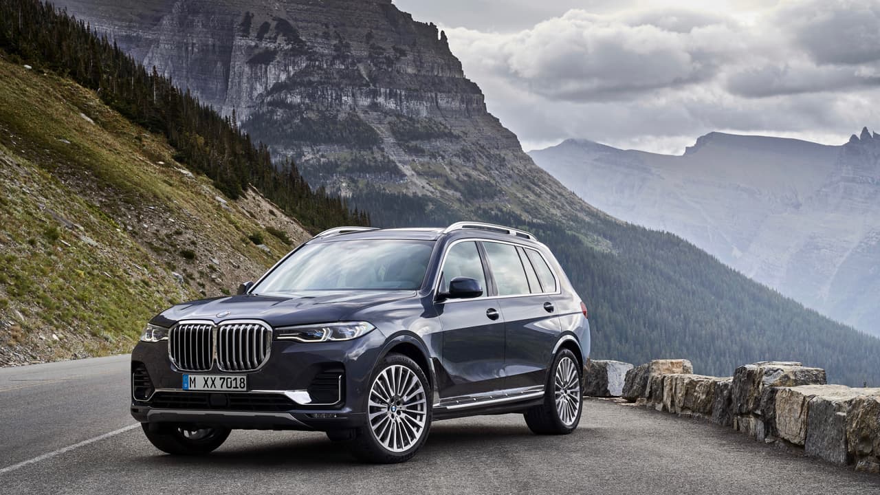 BMW pone a la disposición de los compradores de la nueva X7 un 
<b>menu de motores</b> que consiste de dos opciones.