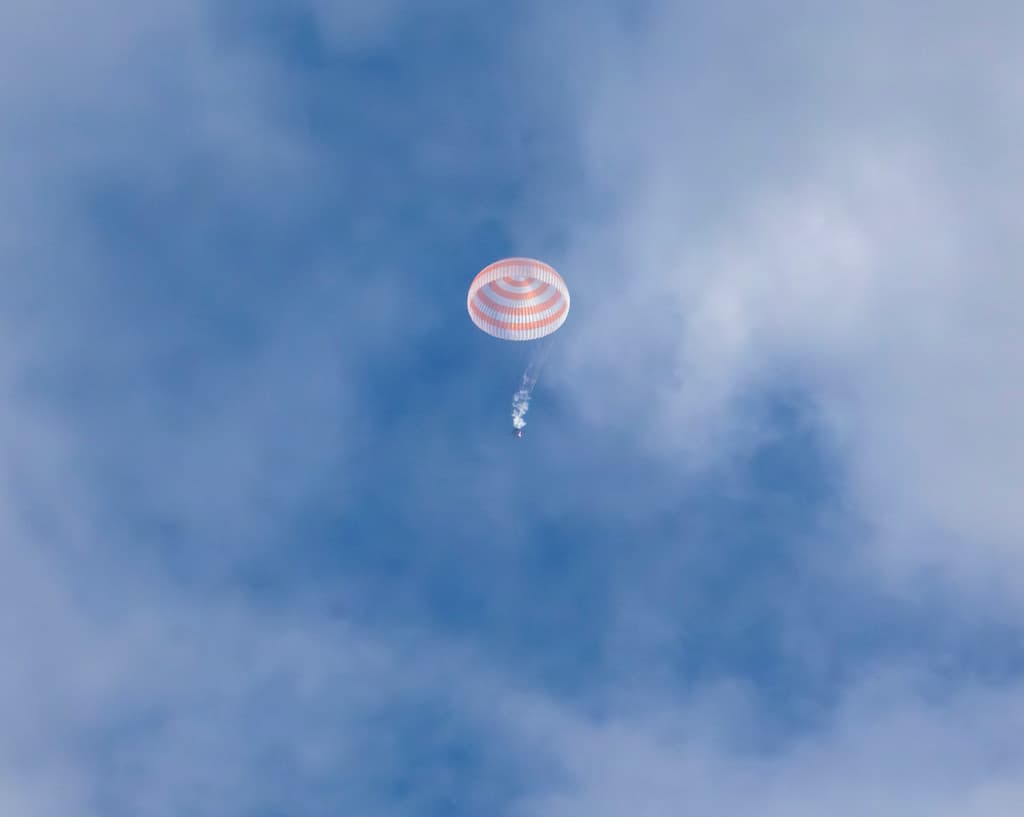 La cápsula Soyuz que llevó de vuelta a Rubio y a los cosmonautas Sergey Prokopyev y Dmitri Petelin era un reemplazo enviado en febrero.