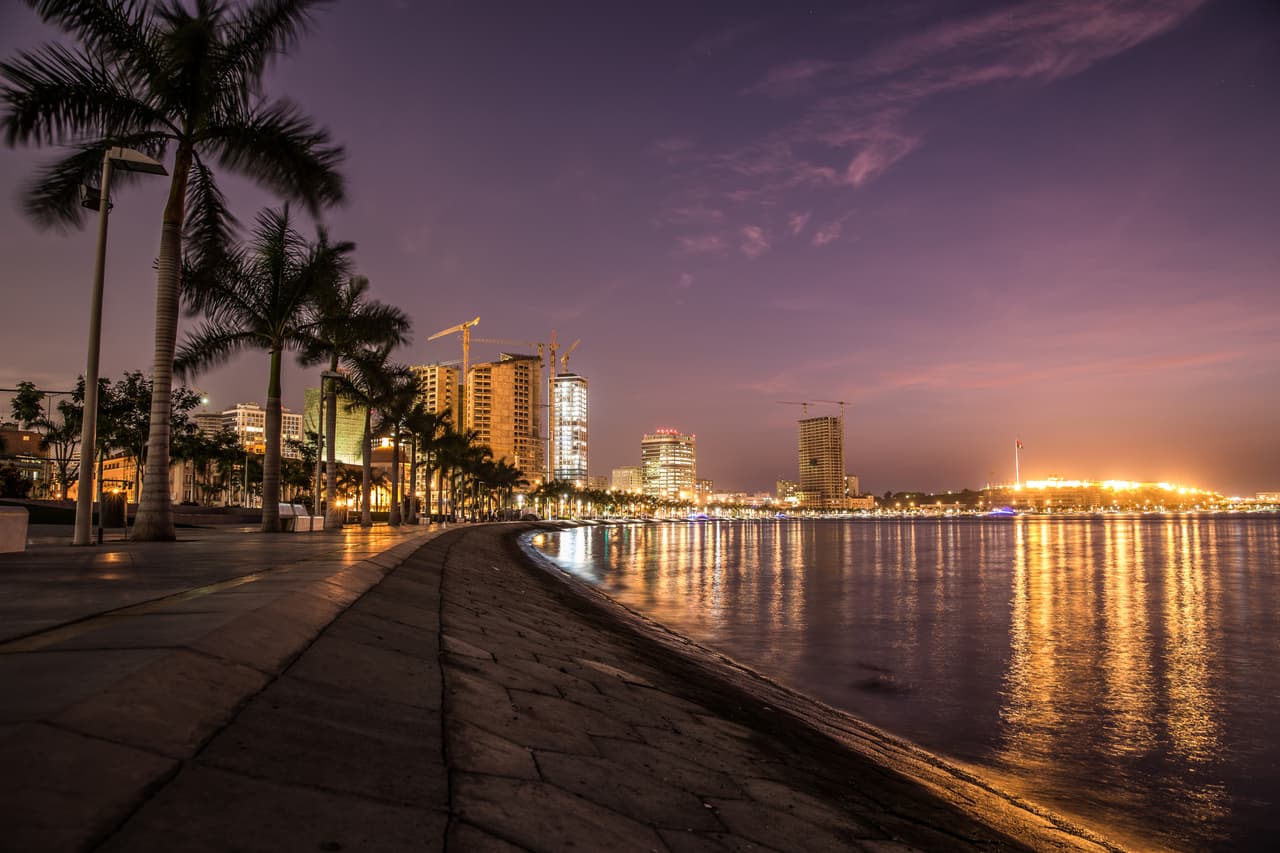 <h3 class="cms-H3-H3">5. Angola</h3>
<br>
<br>
<b>¿Cuánto pierde su PIB por el abuso fiscal? </b>7.36%
<br>
<br>Angola pierde unos 360.7 millones de dólares al año por abuso fiscal, de acuerdo con la organización 
<i>Tax Justice Network.</i> Esta cifra equivale a un cuarto del total de su presupuesto para salud pública.