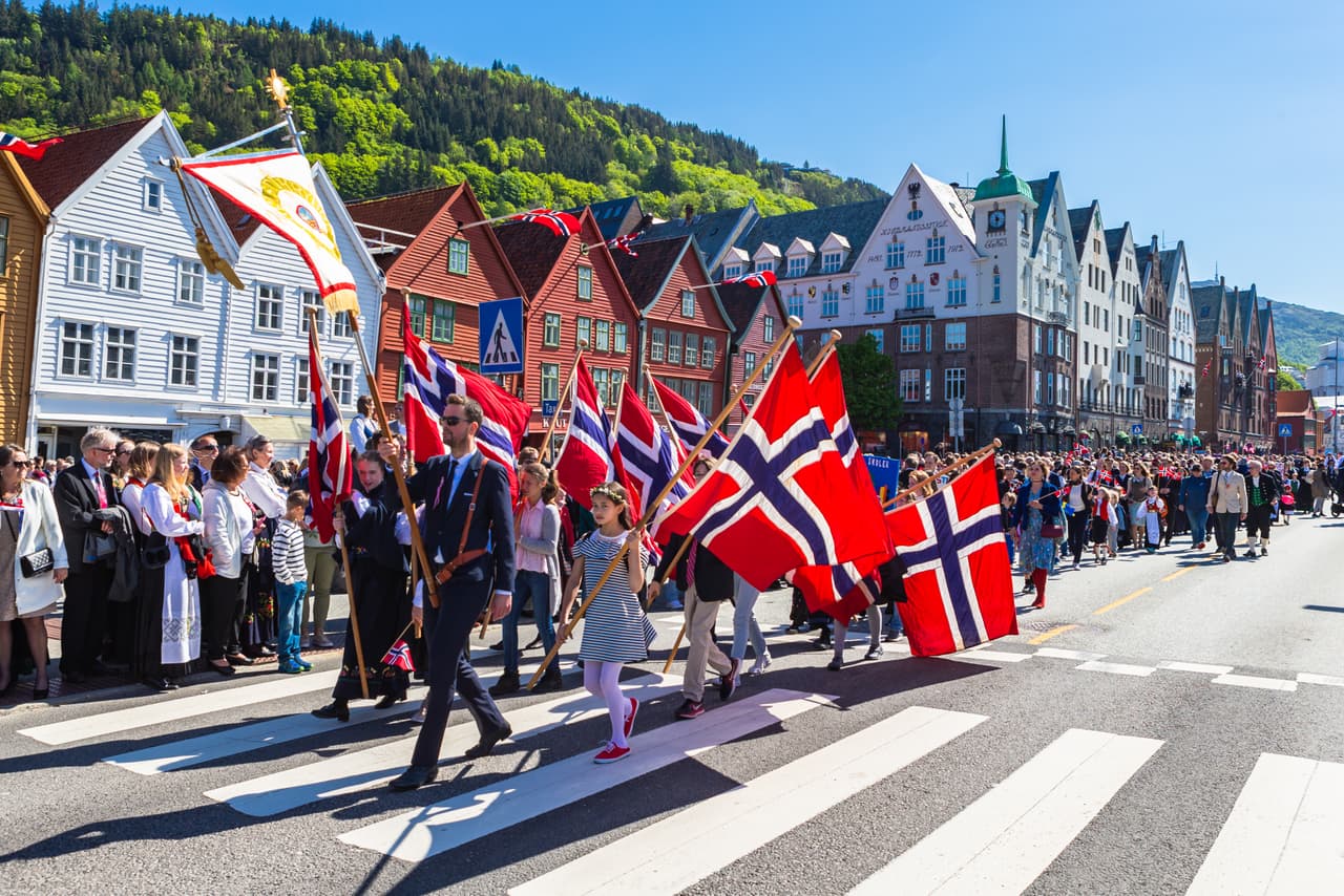 <b>Puesto 13. Noruega</b>.
<br>
<br>Este país cayó tres puestos respecto a 2020. Obtuvo el cuarto puesto en ‘calidad de vida’ y es el número en el compromiso con sus ‘objetivos climáticos’.
<br>