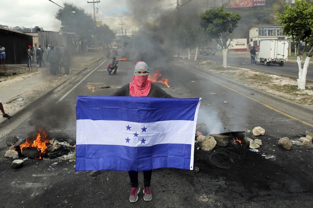 La crisis de Honduras amenaza con regresarla a su imagen de "república bananera"