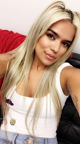 Emocionada por el inicio de 
<b><a href="http://www.univision.com/shows/pequenos-gigantes">Pequeños Gigantes</a></b>, Karol G dice estar lista para este reto junto con su equipo.
