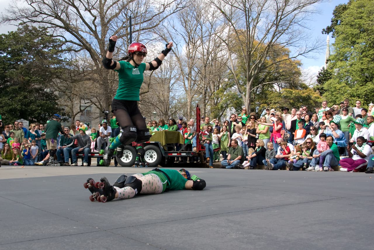 Este año no habrá vehículos motorizados, pero sí se contará con bailarines, bandas de música, patinadores, perros y mucho más.