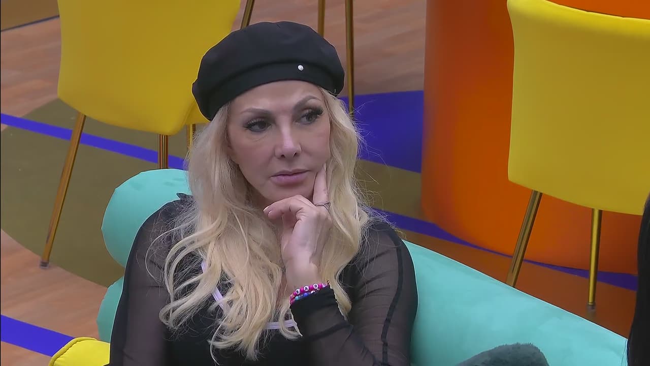 De diseñadora gráfica a ESTRELLA de televisión, así es como Olivia Collins creció