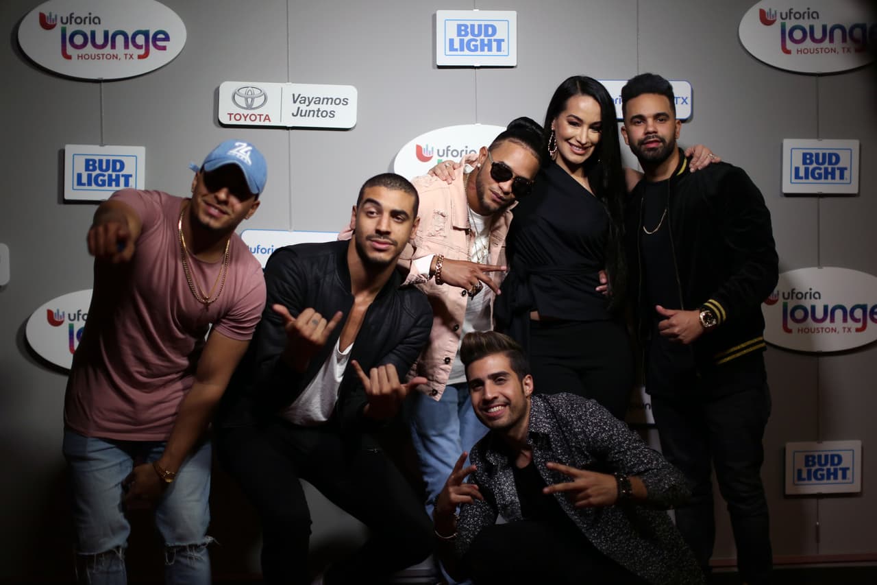 Decenas de artistas reconocidos, así como nuevos talentos, mostraron su música en el Uforia Music Showcase de Univision.
