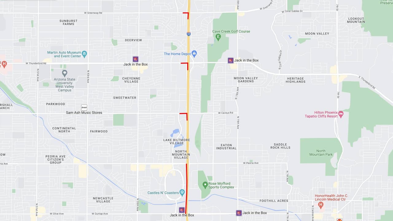 <b>I-17 sur</b>
<br>La I-17 en dirección sur cerrará entre las avenidas Peoria y Dunlap desde las 10 p.m. del viernes, hasta las 10 p.m. del domingo.
<br>
<br>Las rampas de acceso a la I-17 en dirección sur en las carreteras Greenway, Thunderbird y Cactus estarán cerradas. La vía lateral de la I-17 en dirección sur estará cerrada entre las avenidas Peoria y Dunlap. 
<br>
<br>
<b>Rutas alternas</b>
<br>El circuito 101 hacia la ruta estatal 51 en dirección sur es una ruta de autopista alternativa hacia el área del aeropuerto Sky Harbor. 
<br>
<br>Los conductores de la I-17 en dirección sur también pueden considerar salir antes del cierre y utilizar las avenidas 19 o 35 en dirección sur para viajar más allá del cierre.