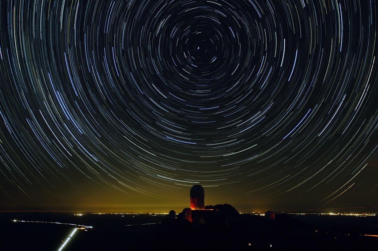 <b><a href="https://www.visittucson.org/business/kitt-peak-national-observatory-0?clientid=201" target="_blank">Kitt Peak National Observatory</a>: </b>Este observatorio astronómico de los Estados Unidos está en la nación Tohono O'odham. Aquí podrás ver las estrellas más de cerca.