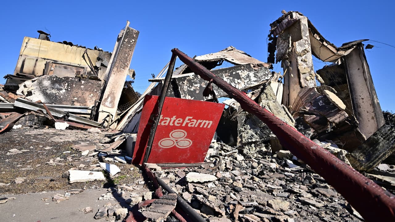 State Farm quiere aumentar 22% las pólizas de seguro para viviendas tras incendios en Los Ángeles 