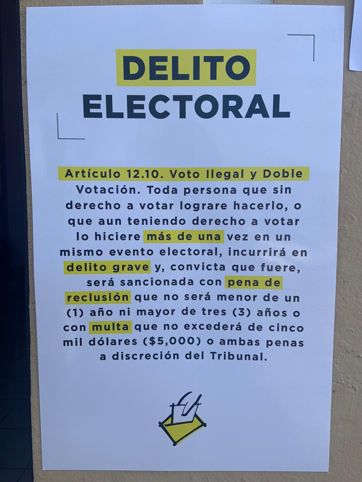Colegios ponen avisos de delito electoral a todo votante que haga doble voto.